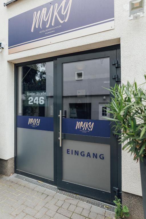 MYKY Aparthotel Harburg - Free Parking - Resim 21