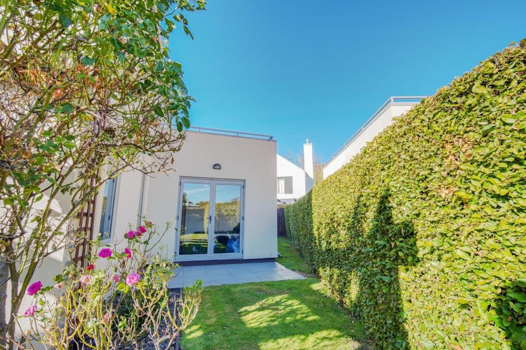 Sunny, Spacious and Private Wanaka Home in a great location! - Resim 10