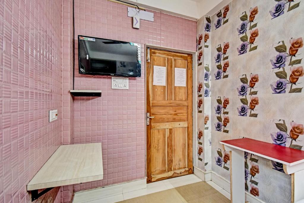 Μια τηλεόραση ή/και κέντρο ψυχαγωγίας στο Hotel O New Rainbow Palace