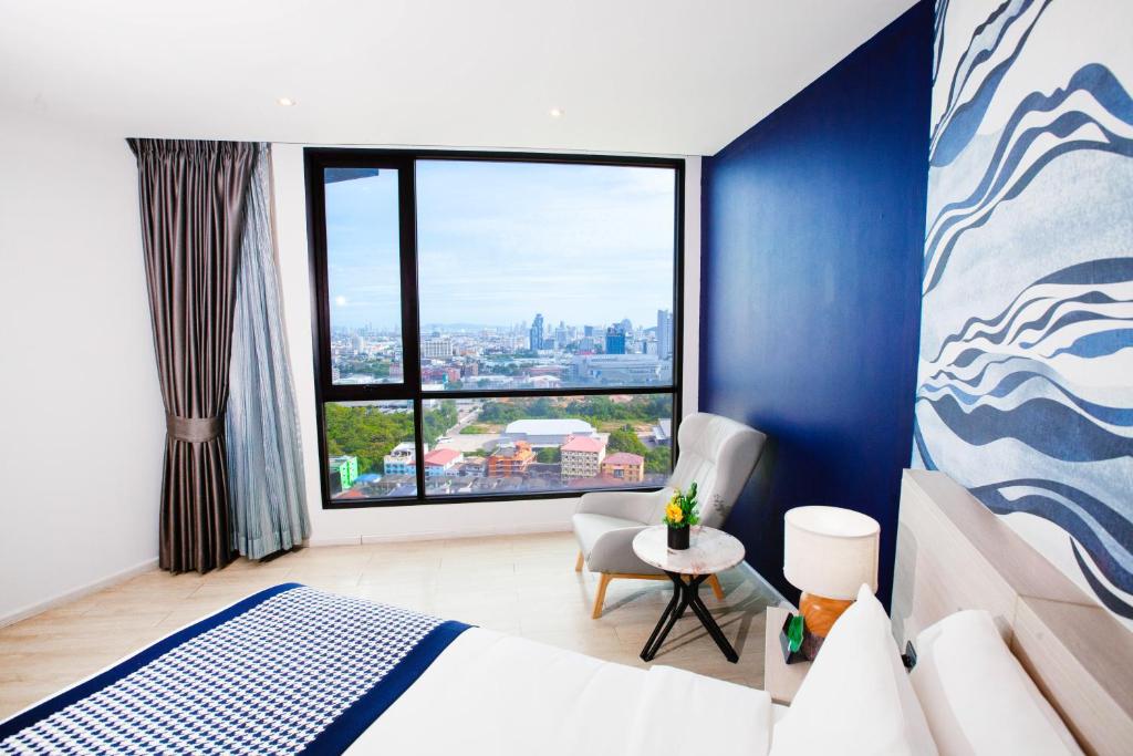 
Deluxe Double or Twin Room with City View
