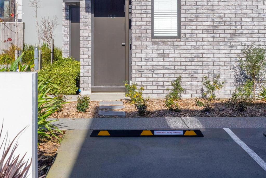 Stadium Edge Retreat Modern 2-Bed plus Carpark - Resim 12