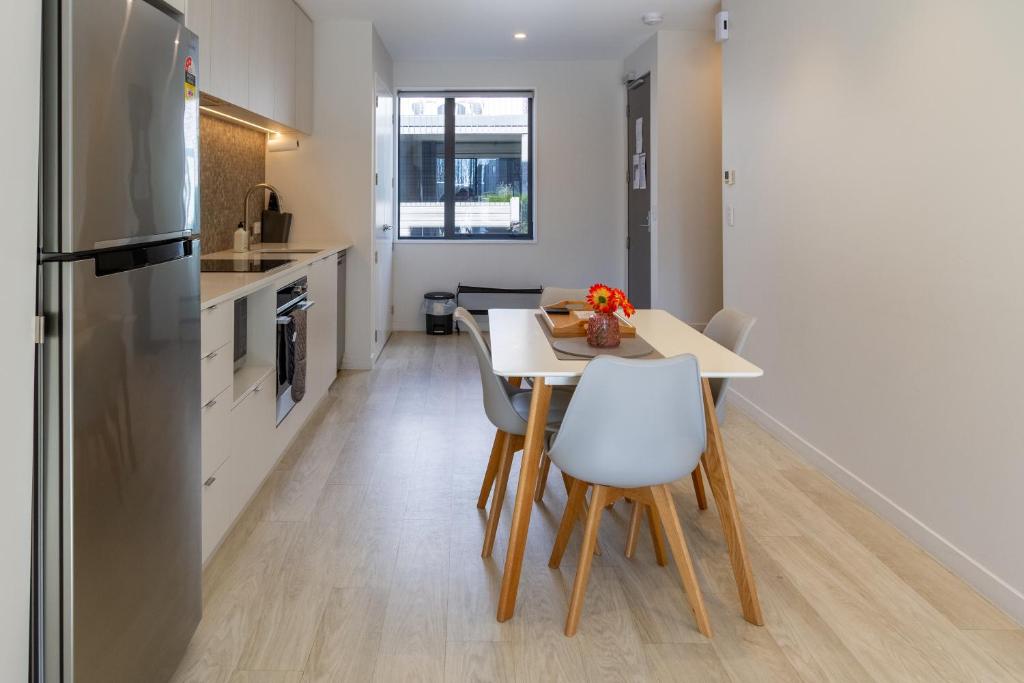 Stadium Edge Retreat Modern 2-Bed plus Carpark - Resim 18
