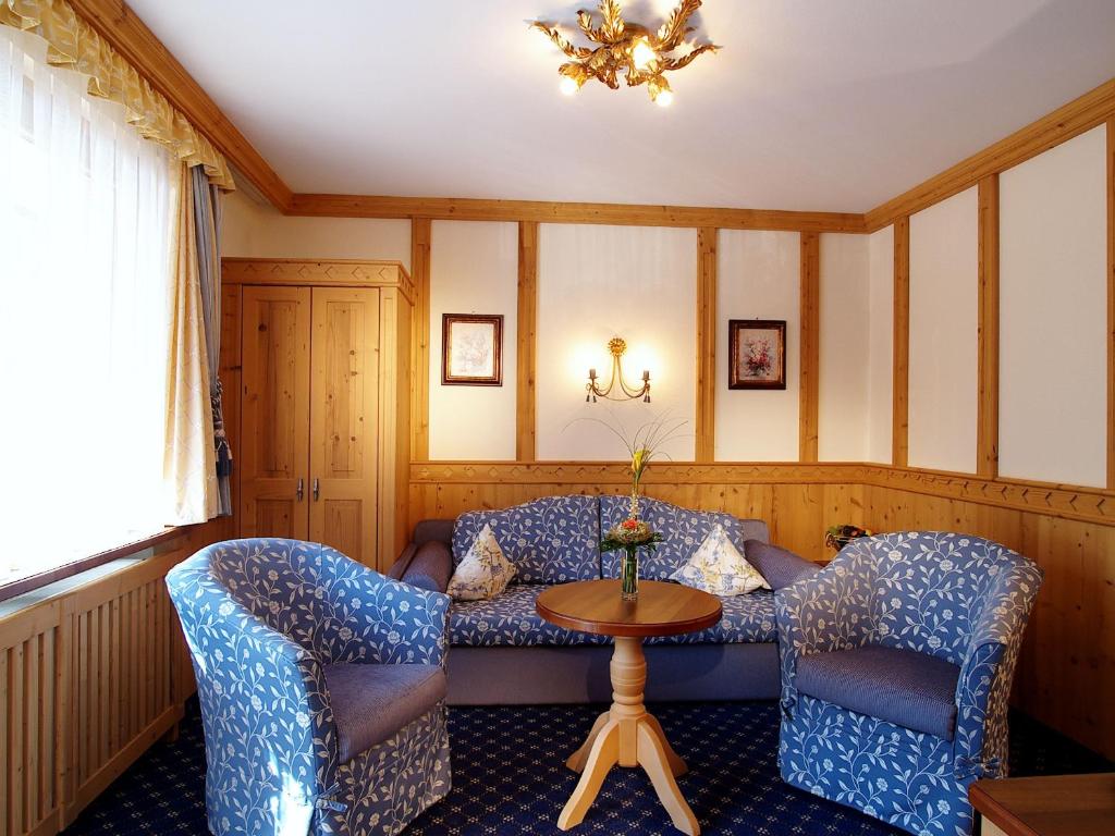 Posezení v ubytování Hotel Alpenhof Kristall