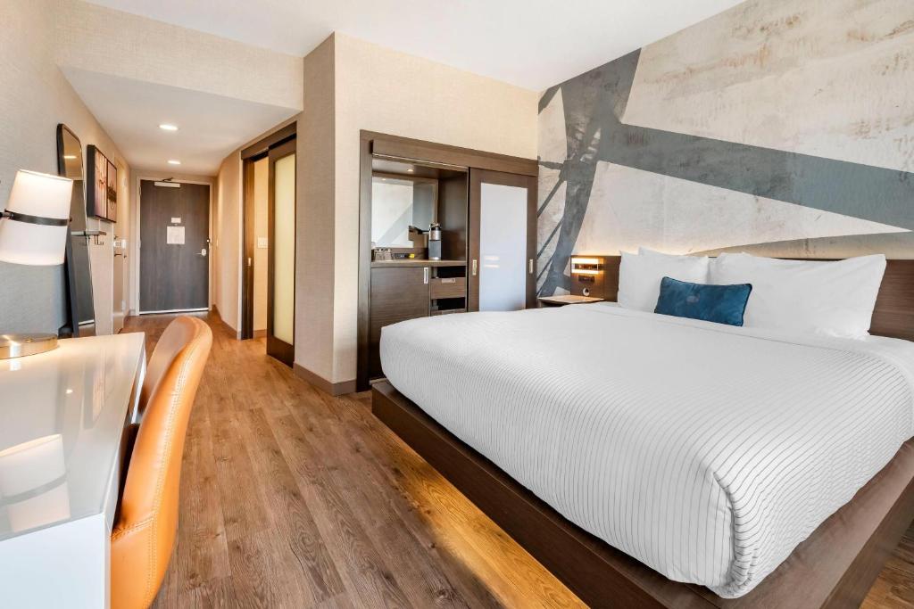 Cambria Hotel Minneapolis Downtown photo