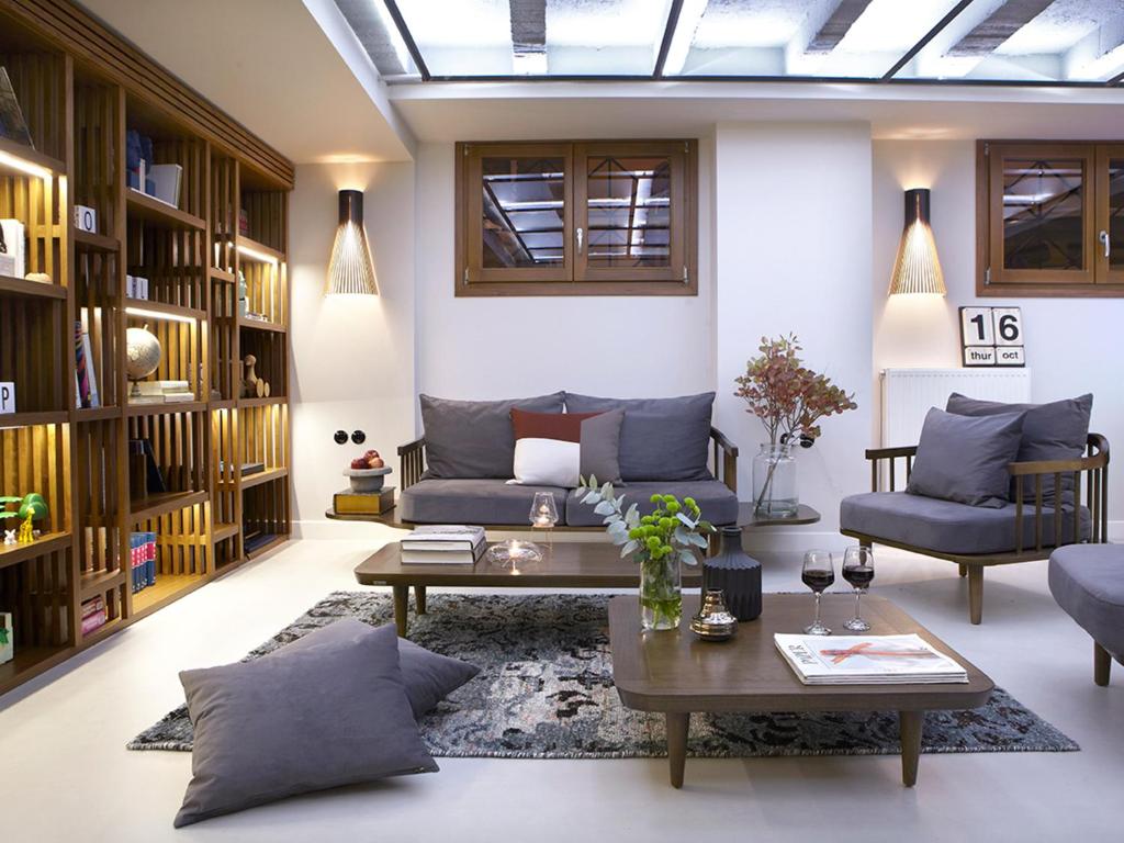 Posedenie v ubytovaní Apollon Library Suites