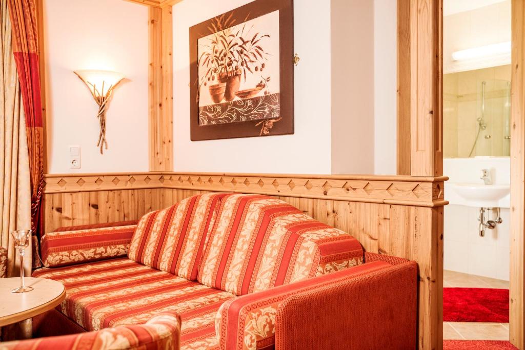 Posezení v ubytování Hotel Alpenhof Kristall