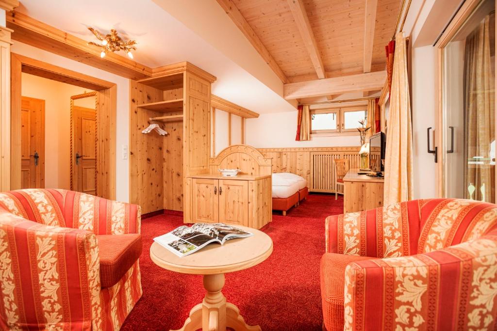 Posezení v ubytování Hotel Alpenhof Kristall