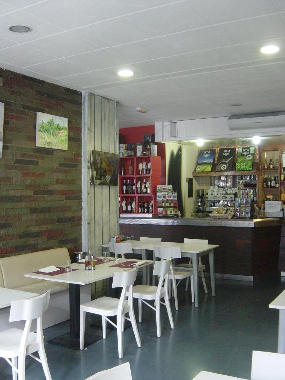 Restaurace v ubytování Hostal Can Massot