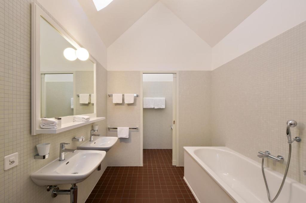 Hotel im Schlosspark - Resim 18