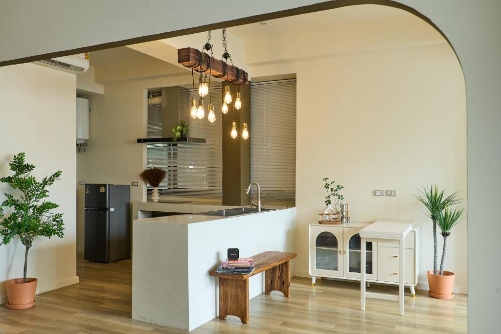 5loft Anti-Hotel, Silom, Bangkok - Resim 19