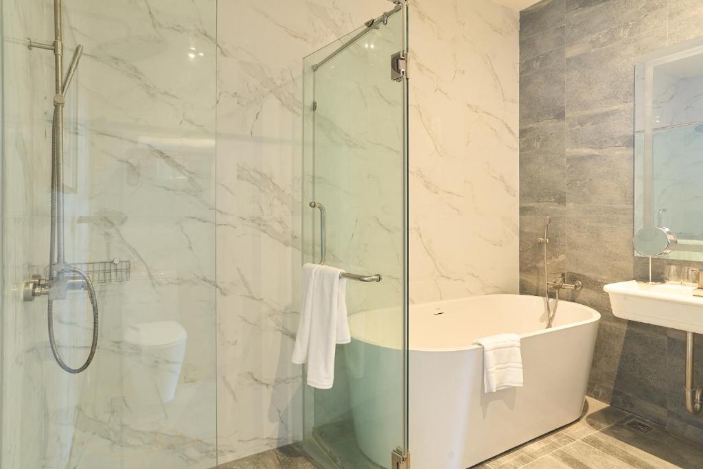 5loft Anti-Hotel, Silom, Bangkok - Resim 3