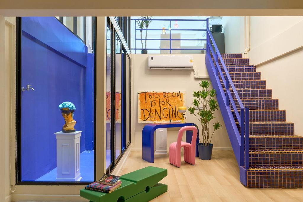 5loft Anti-Hotel, Silom, Bangkok - Resim 17