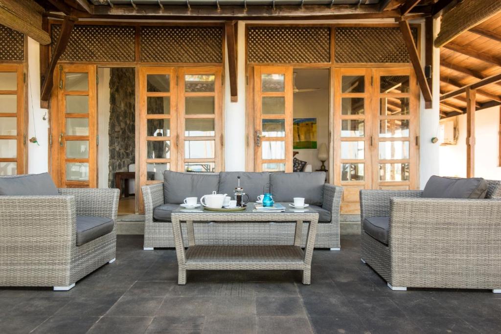 Posezení v ubytování Jetwing Kottukal Beach House