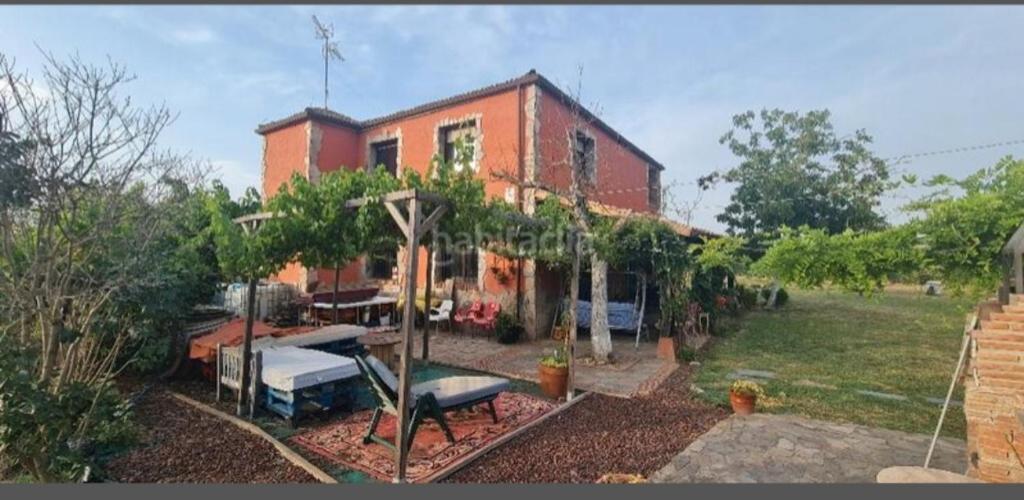 Κήπος έξω από το La Sartén