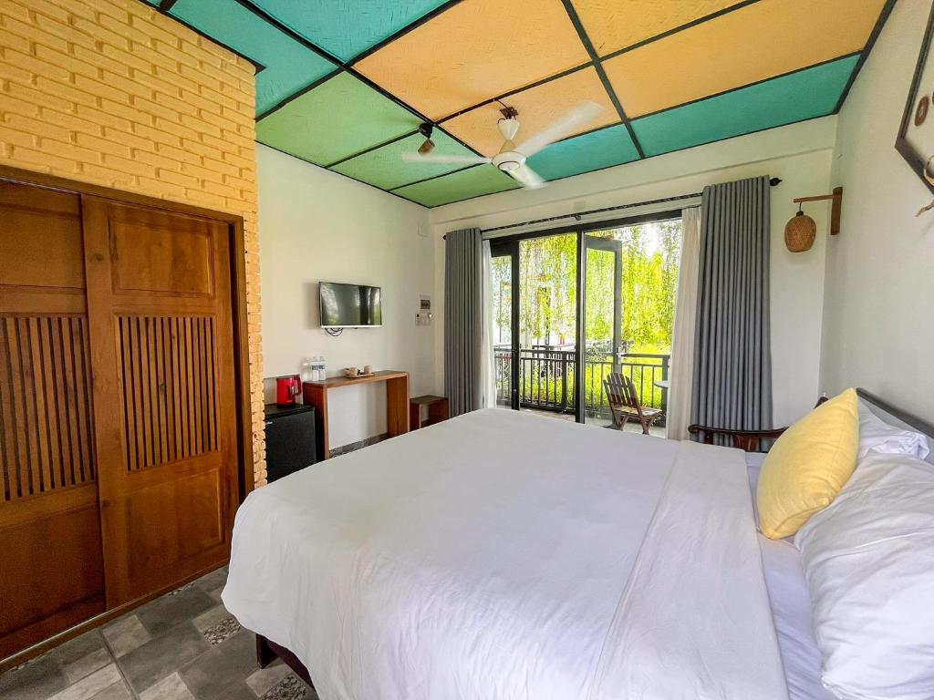 Phòng Có Giường Cỡ Queen Nhìn Ra Hồ Bơi