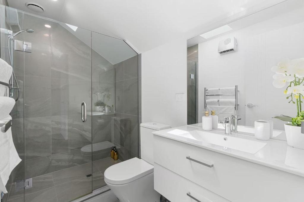 Handy Riccarton New Home Walk to Westfield, Tower Junction & Close to Hagley Park - Resim 9