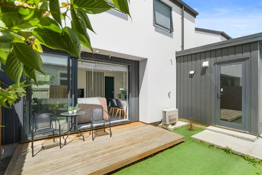Handy Riccarton New Home Walk to Westfield, Tower Junction & Close to Hagley Park - Resim 13
