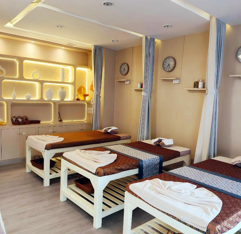 Meet Holiday International Hotel-Patong ???????????-??? - Resim 31