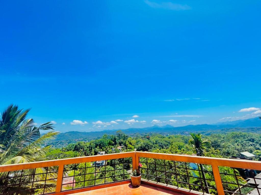 Kandy Highland Unique Hotel - 11