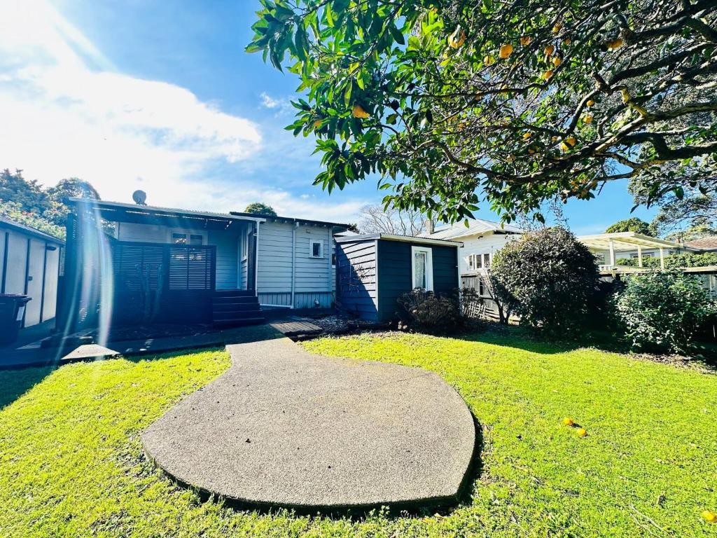 Spacious 5 Bedrooms Fully Fenced house in Auckland - Resim 26