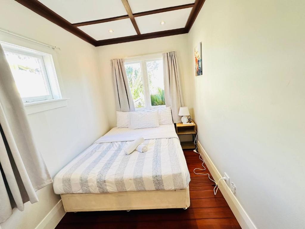 Spacious 5 Bedrooms Fully Fenced house in Auckland - Resim 30