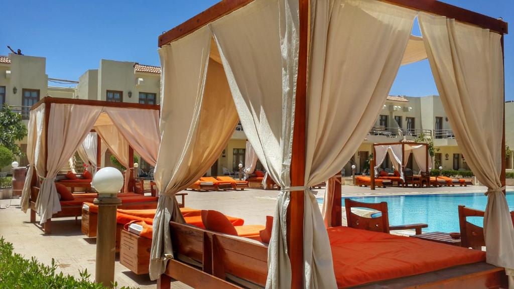 Bazén v ubytování Cataract Layalina Naama Bay nebo v jeho okolí