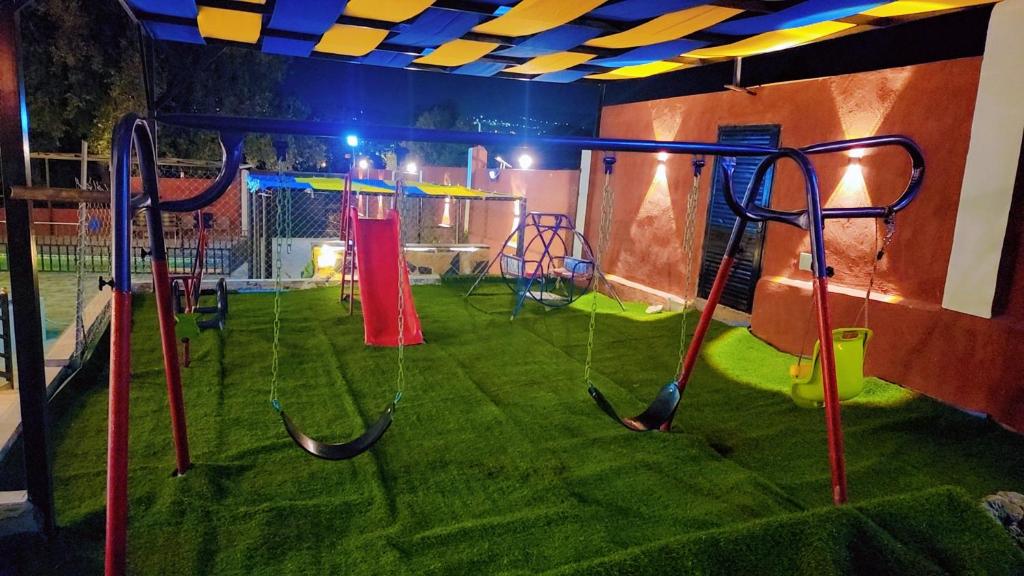 Photo de la galerie de l'établissement مزرعة وشاليه المُنى -Mona chalets, à Ajloun