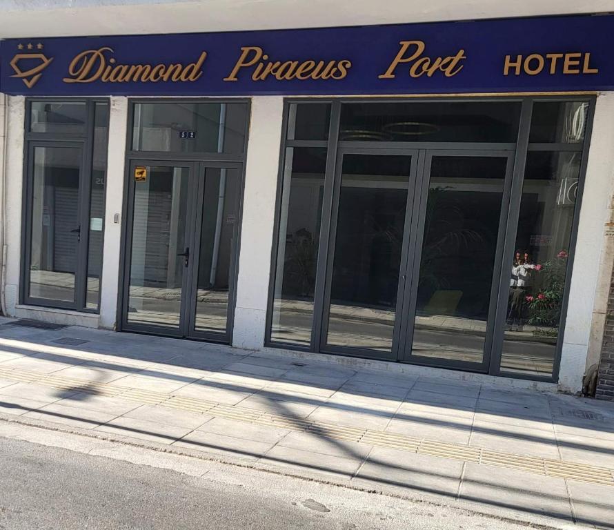 Diamond Piraeus Port - Resim 6