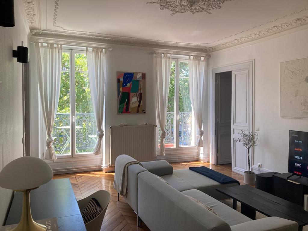Very charming Haussmannian apartment with balcony