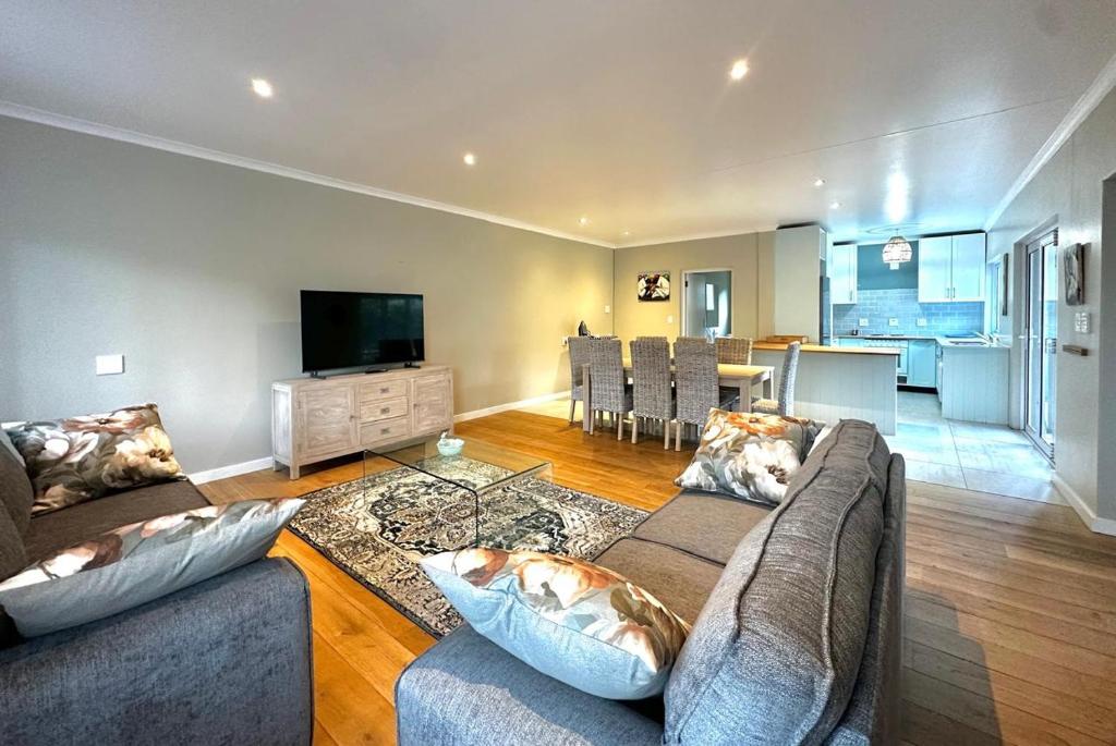 Gallery image of Four Bedroom Family Home in Hout Bay