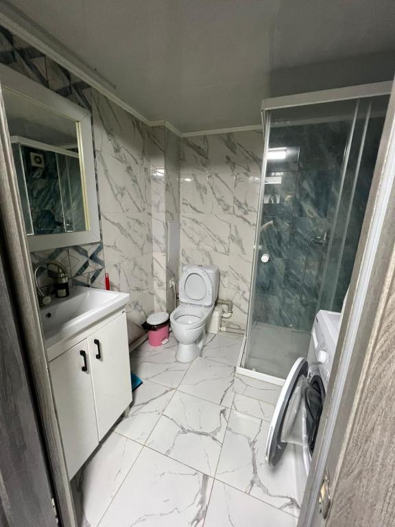 Смотрите Русское порно: мама мен қызы онлайн Порно қыздар бір-бірінің аузына сисады