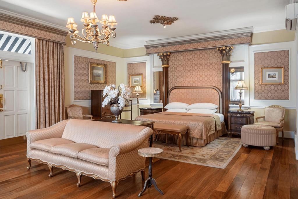 Junior Suite bedroom