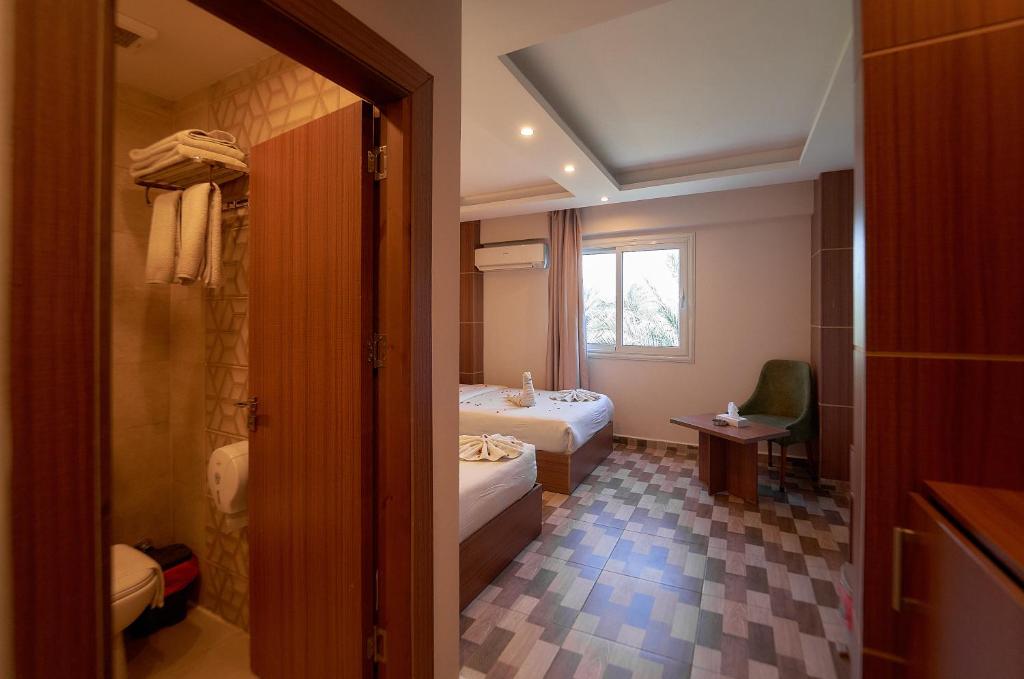 غرفة مع إطلالة على الحديقة INDIVIDUAL COMFORT ONE BED