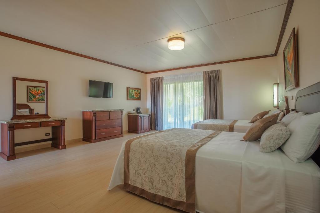 Room at Hotel Los Lagos