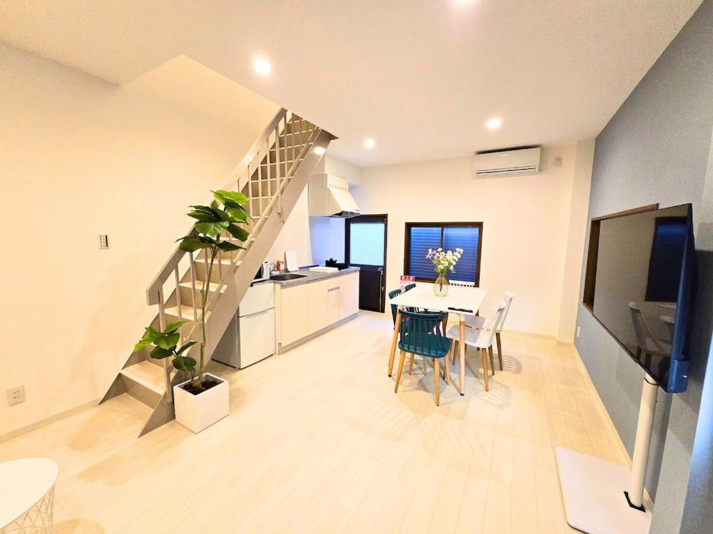 Crystal Jade 101 3 minutes to Osaka Station by train 2 floors
