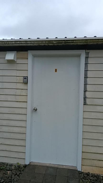 3 Beds including 1 Sofa Bed Chalet B - Resim 6