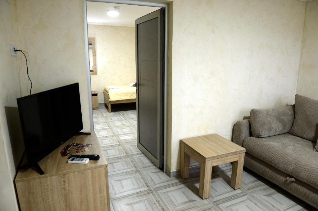 TV a/nebo společenská místnost v ubytování Guesthouse Đokić
