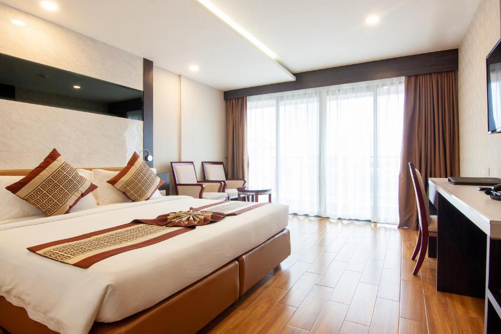 Golden Jomtien Beach Hotel - Resim 11