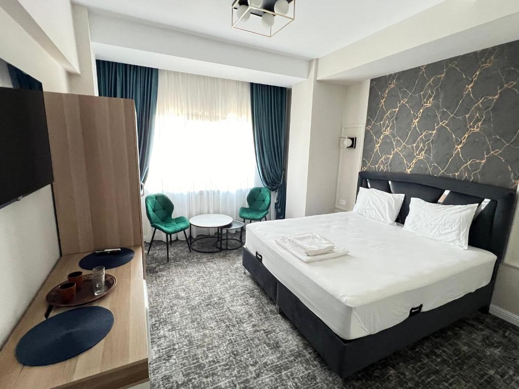 Premium Rooms & Boutique Apartments with Free Parking - Resim 10