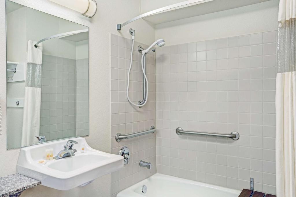 Days Inn & Suites by Wyndham Page Lake Powell - キングベッド、アクセス可能な部屋、禁煙