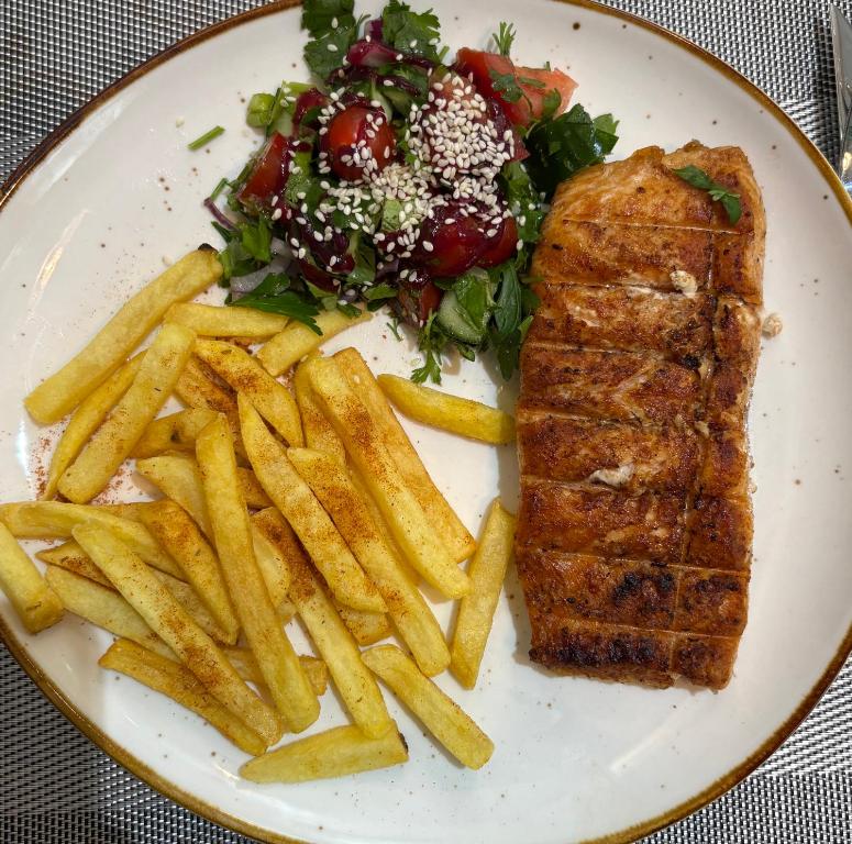 Gallery image of Restaurant Golden Fish Baku in Baku