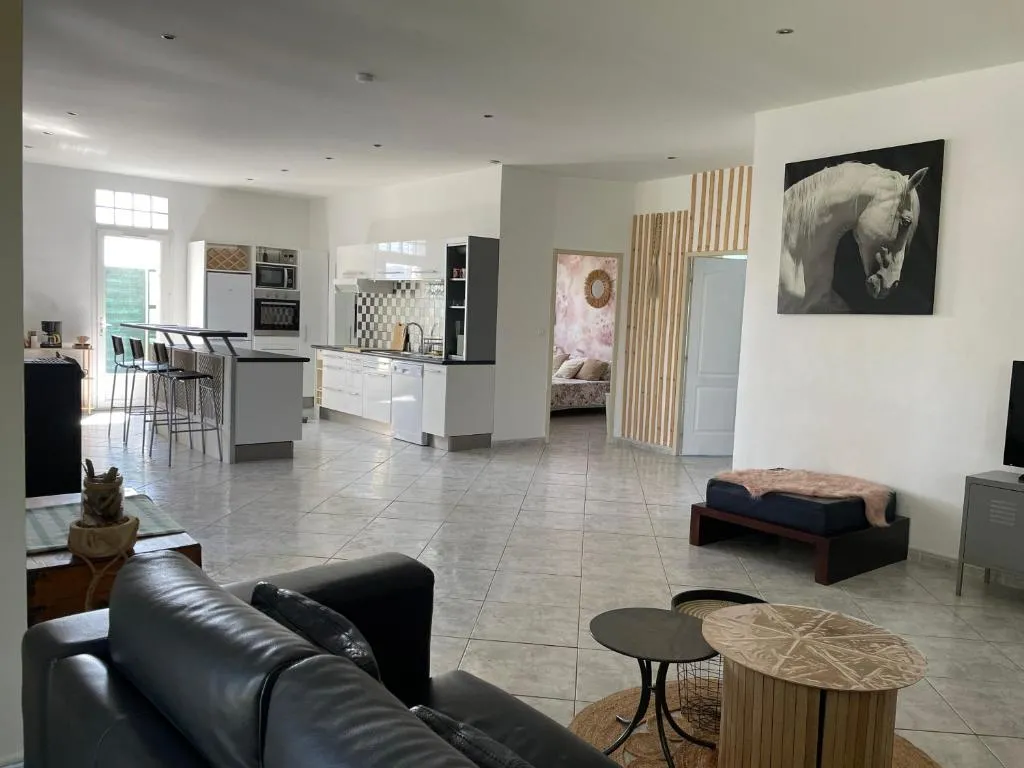 Spacieuse villa dans les pins