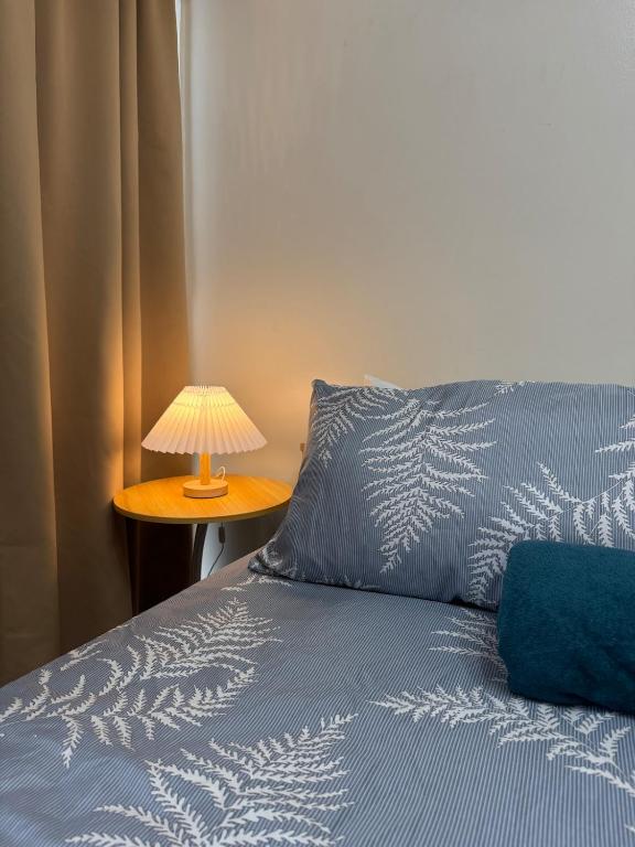 Cozy Spacious BGC Condo near SM Aura, High Street