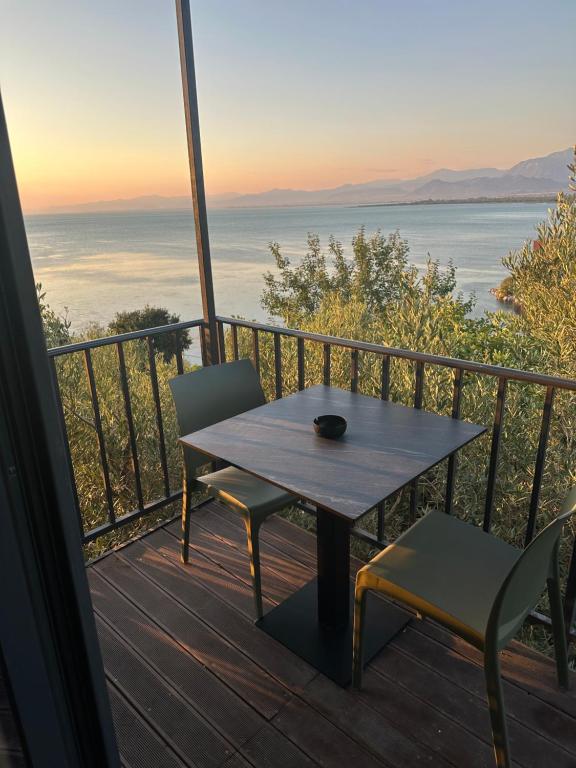 Lake Escape Villa Shirokë