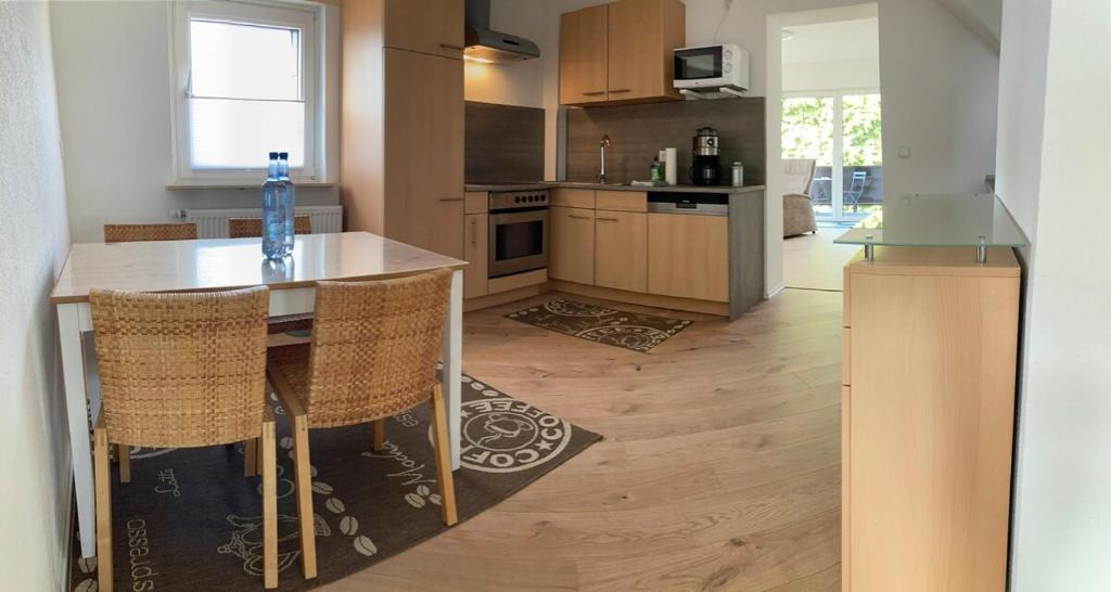 Kuchyň nebo kuchyňský kout v ubytování Ferienwohnung mit Balkon