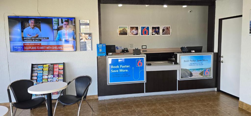 Motel 6-Santa Nella, CA - Los Banos photo