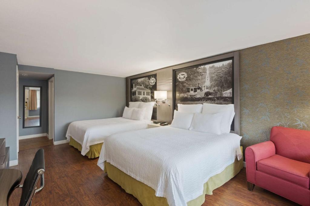 Super 8 by Wyndham Sturbridge - Chambre Queen Avec Deux Lits Queen - Non-fumeur