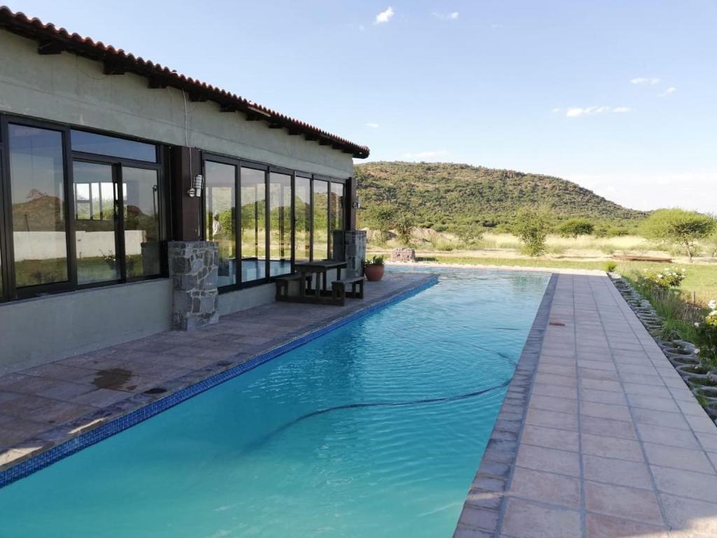 Bazén v ubytování Maletjane Holiday Resort nebo v jeho okolí