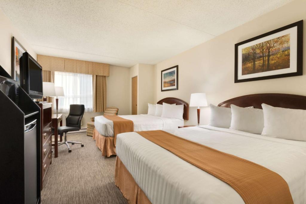 
Standard Double Room with Two Double Beds - Non-Smoking
