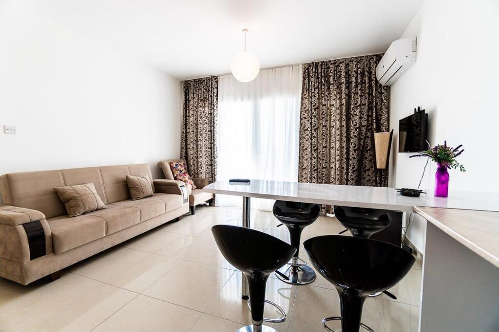 Χώρος καθιστικού στο Cozy Lapta Sel B5 Apartment